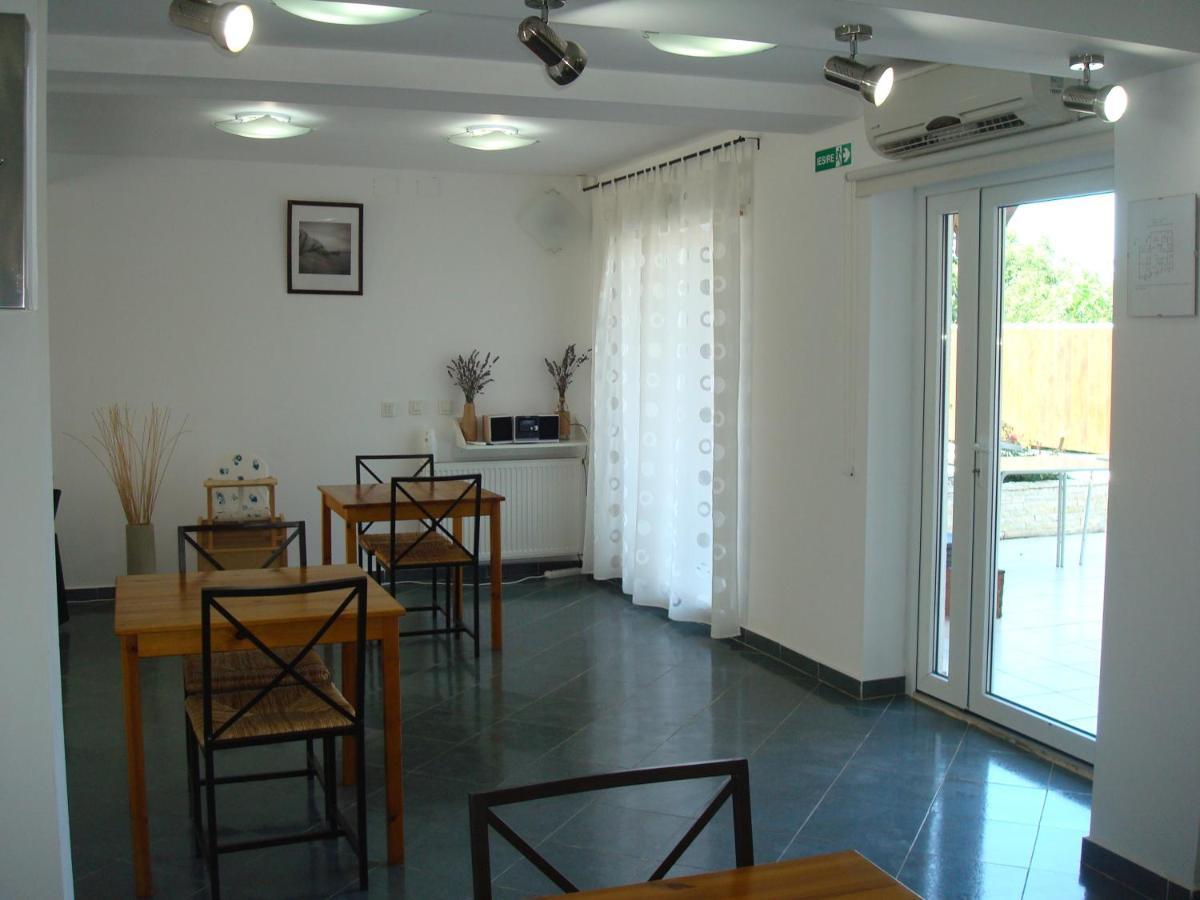 Pension Oasis Costinesti Exterior photo